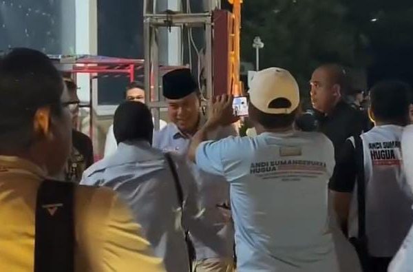 Ratusan Pendukung di Kolaka Antusias Dukung ASR-Hugua saat Debat Kedua Pilgub Sultra 2024